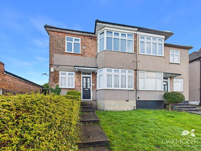 2 Bedroom Maisonette To Rent In Boscombe Avenue, Hornchurch, RM11