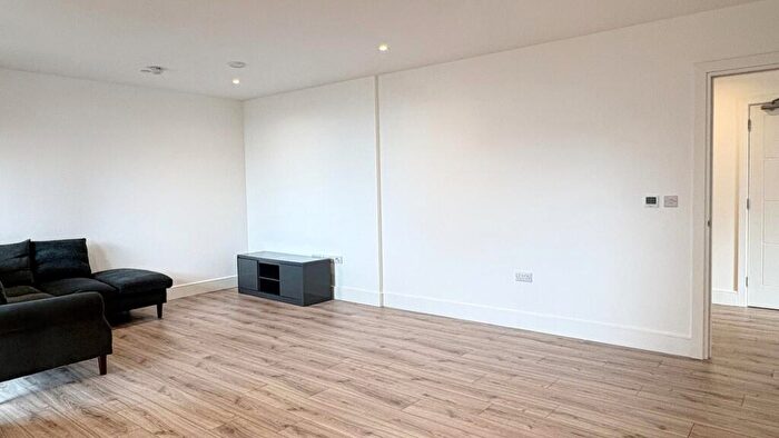 2 Bedroom Flat To Rent In Goodhall Street, Willesden, NW10