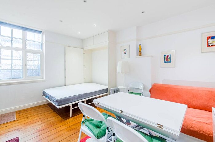 1 Bedroom Flat For Sale In Sussex Gardens, Westminster, London, W2