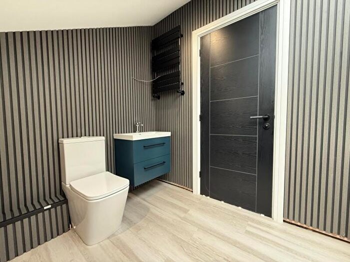 3 Bedroom Apartment To Rent In Rockcliffe Road, Rotherham, S62