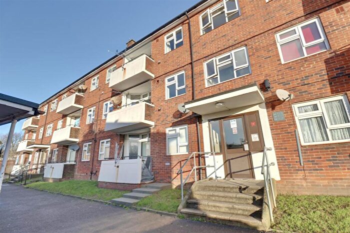 2 Bedroom Flat To Rent In Dymchurch House, Fifth Avenue, Portsmouth, PO6