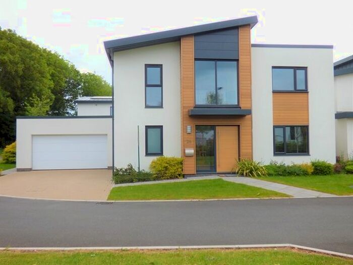 4 Bedroom Detached House To Rent In Holland Park, Exeter, EX2