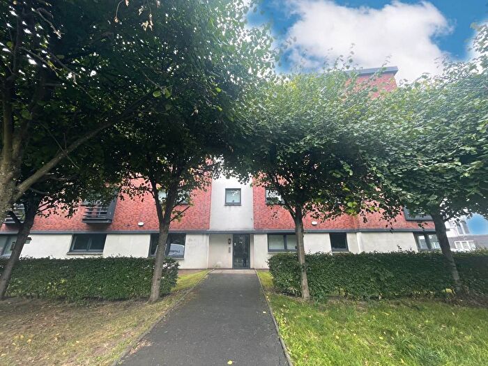 2 Bedroom Flat To Rent In Mulberry Square, Renfrew, PA4