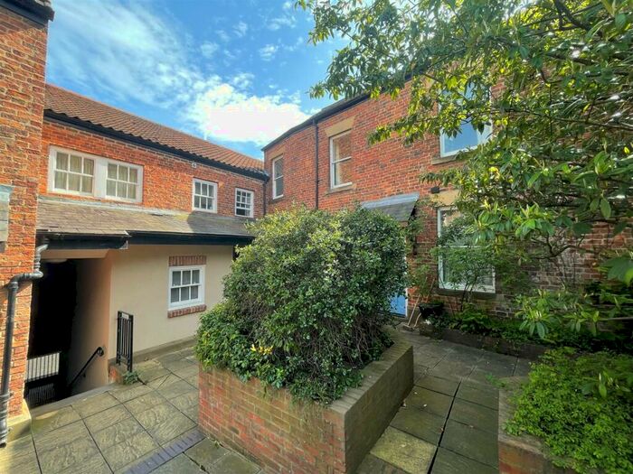 2 Bedroom Flat To Rent In Tanners Court, Friars, Newcastle Upon Tyne, NE1