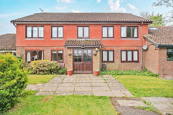 2 Bedroom Flat For Sale In Ravelin Close, Crondall, Farnham, Hampshire, GU10