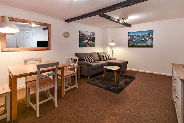 2 Bedroom Property To Rent In Gillygate, York, YO31