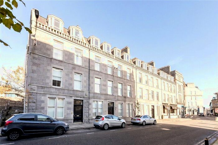 2 Bedroom Flat To Rent In Flat, Union Grove, Aberdeen, AB10