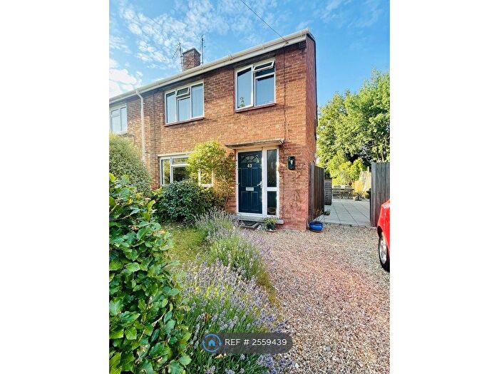 3 Bedroom Semi-Detached House To Rent In Poplar Way, Ringwood, BH24