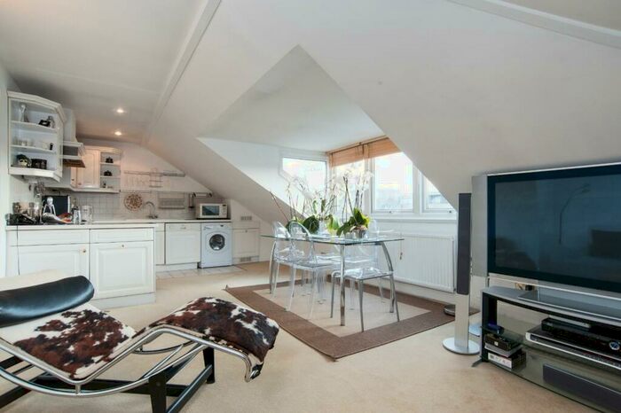 2 Bedroom Flat To Rent In Haverstock Hill, Belsize Park, NW3