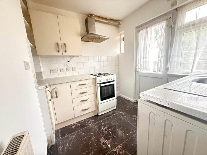 2 Bedroom Maisonette To Rent In The Crescent, Hayes, UB3