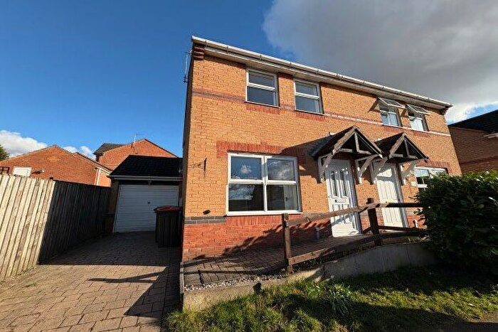 3 Bedroom Semi-Detached House To Rent In New Hucknall Waye, Sutton-In-Ashfield, NG17