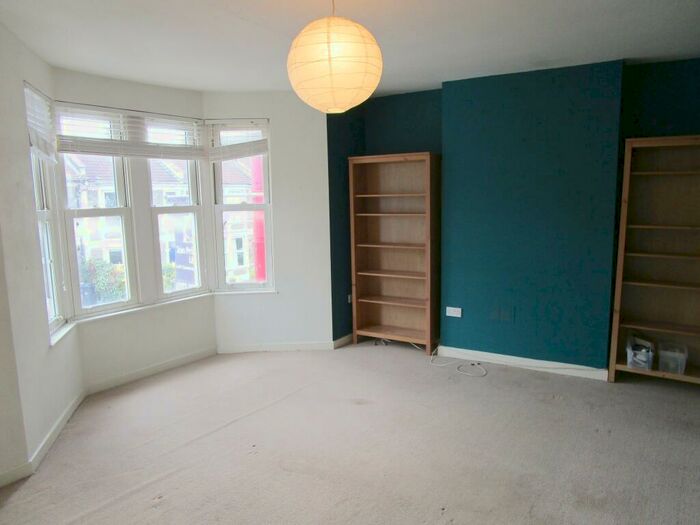 2 Bedroom Flat To Rent In Coronation Road, Southville, Bristol, BS3