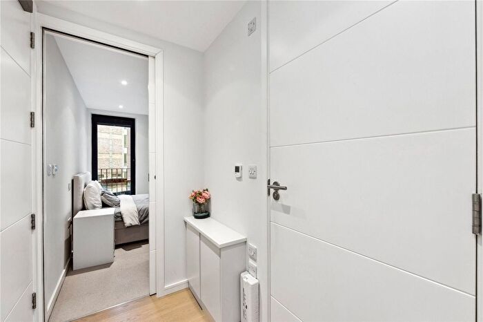 1 Bedroom Flat For Sale In Princelet Street, London, E1