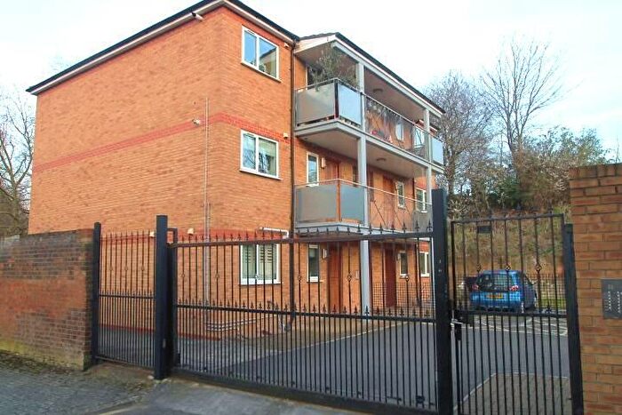 2 Bedroom Apartment To Rent In Batten Street, Clapham Junction, London, SW11