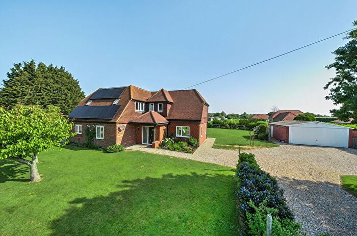 4 Bedroom Detached House For Sale In First Avenue, Batchmere, PO20