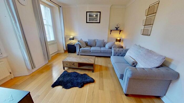 2 Bedroom Flat To Rent In Rose Street, Edinburgh, EH2