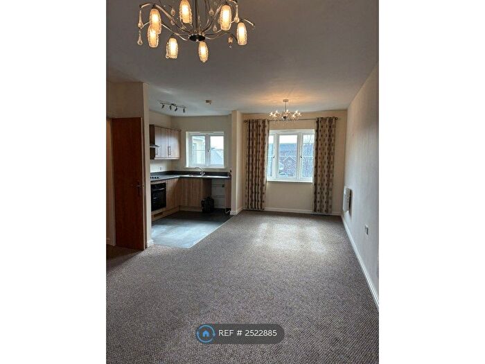 2 Bedroom Flat To Rent In Clayton Drive, Pontarddulais, Swansea, SA4