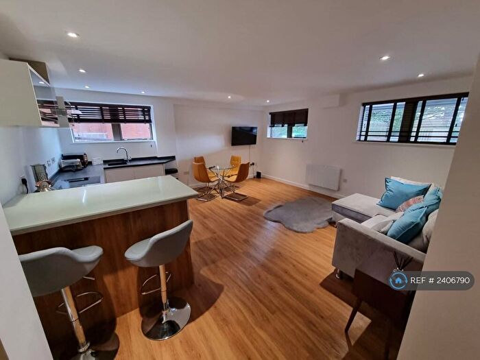 1 Bedroom Flat To Rent In The Avenue, Cliftonville, Northampton, NN1