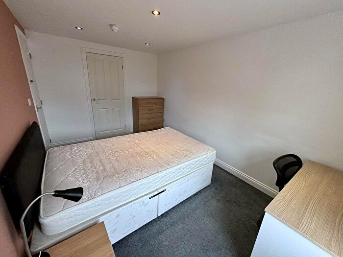 6 Bedroom House To Rent In Edward Street, DH1