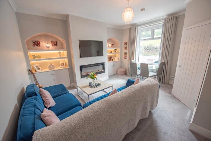 2 Bedroom Cottage For Sale In Colne Road, Cowling, BD22