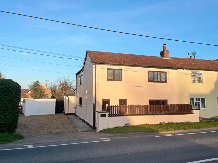 3 Bedroom Semi-Detached House For Sale In High Road, Guyhirn, PE13