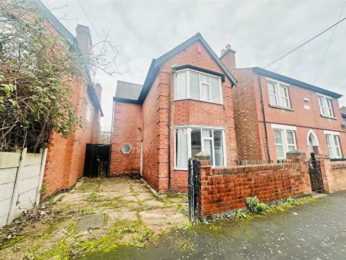 3 Bedroom House To Rent In Highfield Road, Nottingham, NG7