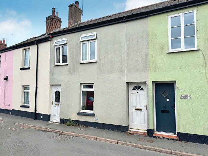 2 Bedroom Property For Sale In Starcross, Exeter, EX6