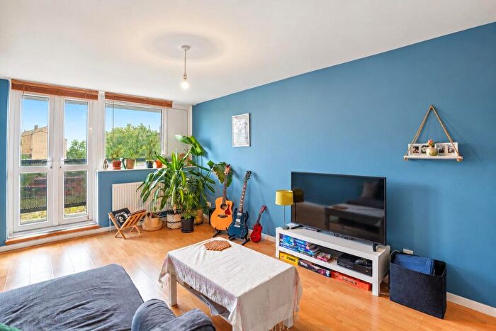 3 Bedroom Flat For Sale In Leontine Close, Peckham, London, SE15