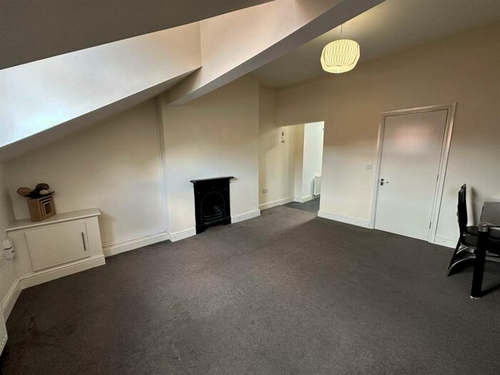 2 Bedroom Flat To Rent In Farmside Place, Levenshulme, M19