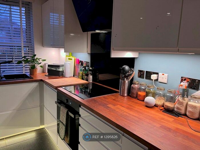 1 Bedroom Flat To Rent In Dunkery Road, London, SE9