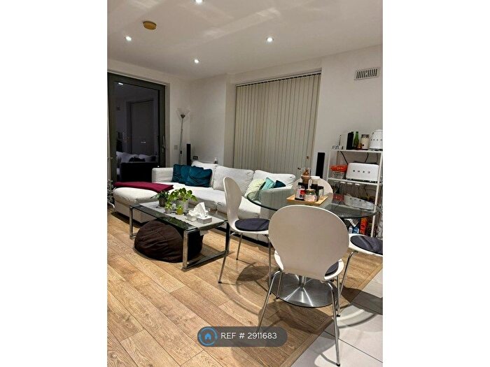 2 Bedroom Flat To Rent In Ben Jonson Road, London, E1