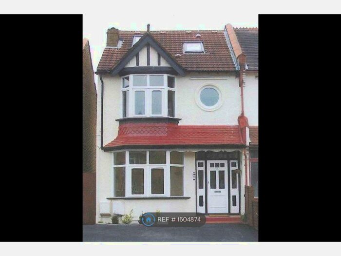 2 Bedroom Maisonette To Rent In West Barnes Lane, Surrey, KT3
