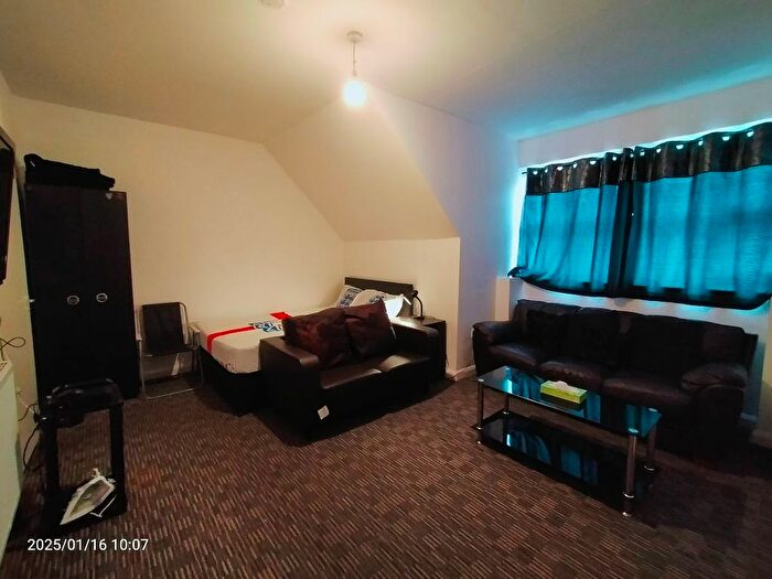Studio To Rent In Flat, St James Road, Leicester, LE2