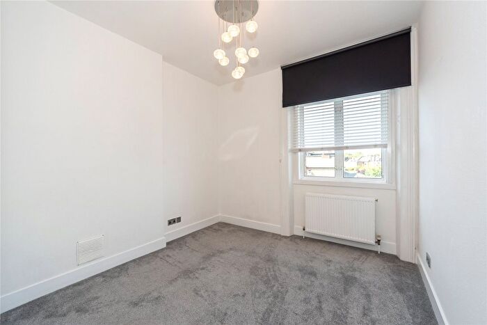 2 Bedroom Flat To Rent In St Margarets Road, St Margarets, TW1