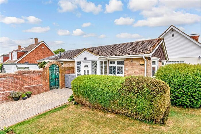2 Bedroom Detached Bungalow For Sale In Ash Tree Drive, West Kingsdown, Sevenoaks, Kent, TN15