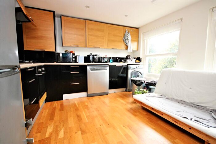 2 Bedroom Flat To Rent In Freegrove Road, Holloway, N7