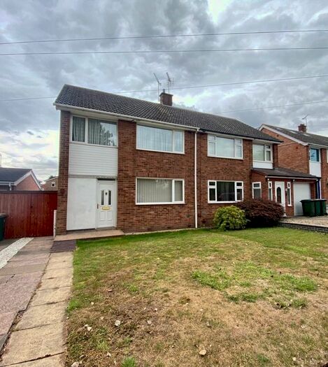3 Bedroom Semi-Detached House To Rent In Farcroft Avenue, Coventry, CV5