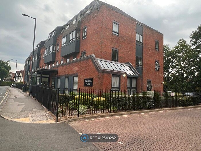 2 Bedroom Flat To Rent In Marsh Road, Pinner, HA5