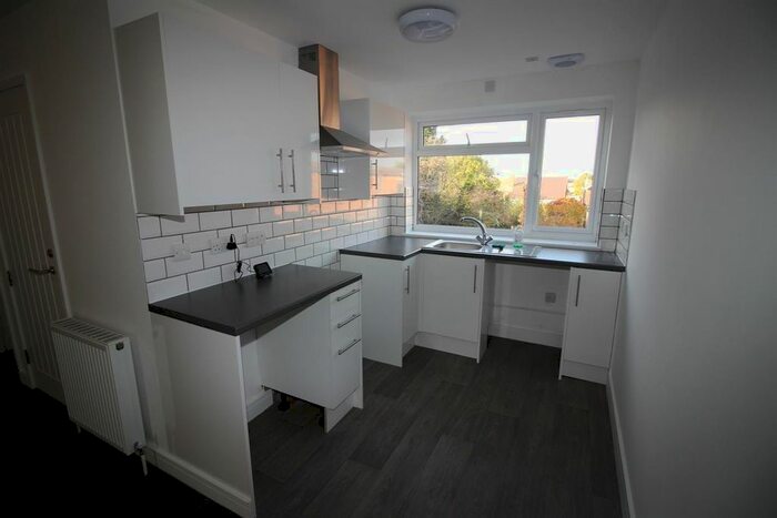 2 Bedroom Flat To Rent In Frinton Road, Holland-On-Sea, Clacton-On-Sea CO15