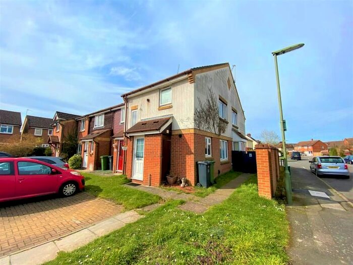 1 Bedroom Property To Rent In Hanbury Way, Camberley, GU15