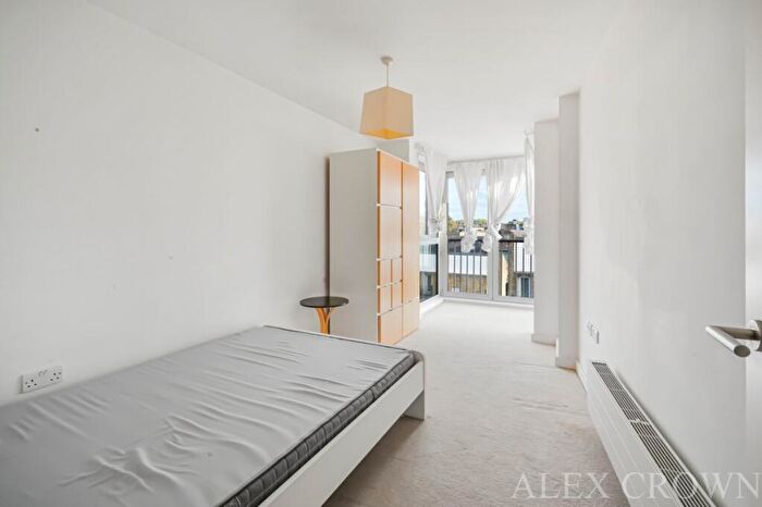 2 Bedroom Apartment For Sale In Eden Grove, N7
