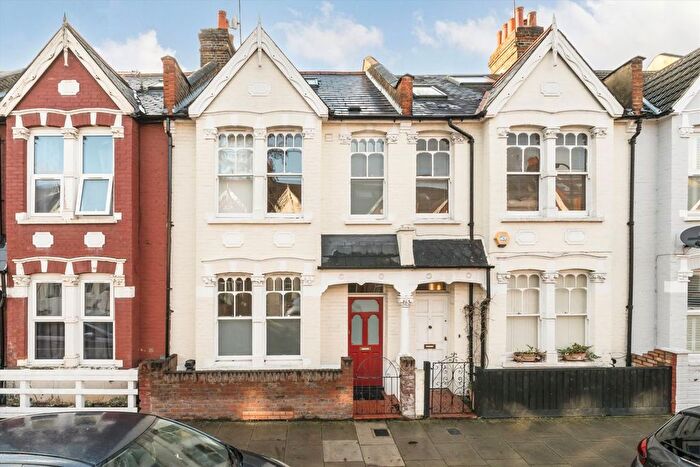 3 Bedroom Property To Rent In Galloway Road, Shepherds Bush, W12