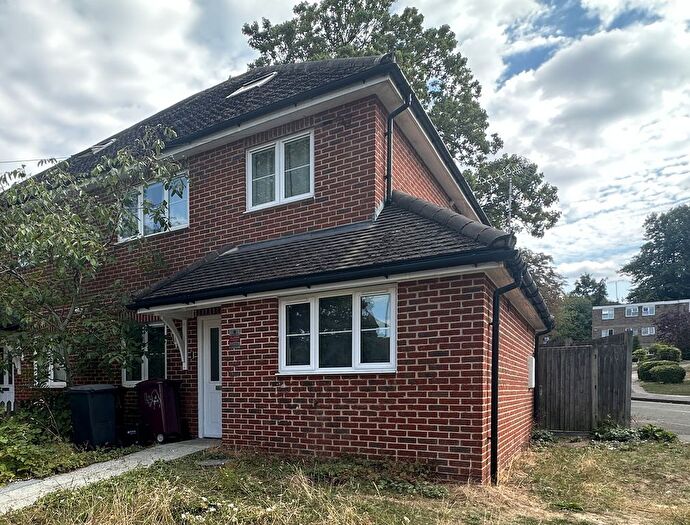 4 Bedroom Semi-Detached House To Rent In Addington Road, Reading, RG1