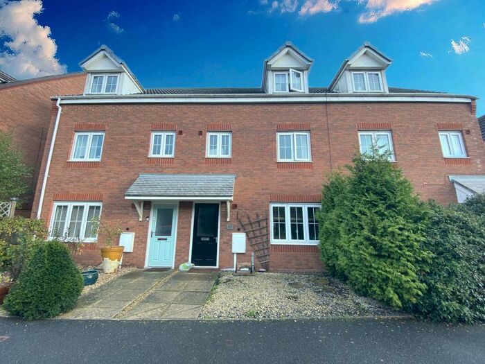 5 Bedroom Town House To Rent In Walsingham Drive, Nuneaton, CV10
