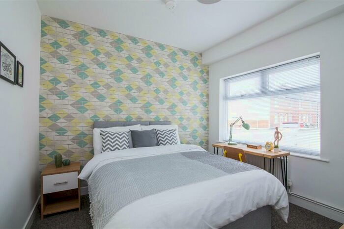 7 Bedroom House Of Multiple Occupation To Rent In Garden Lane, Sutton-In-Ashfield, Nottinghamshire, NG17