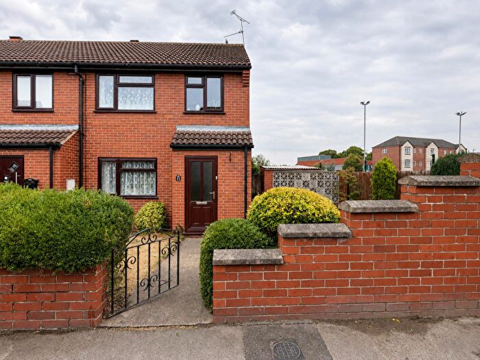 3 Bedroom End Of Terrace House For Sale In Lovers Lane, Newark, NG24