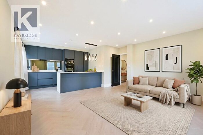 2 Bedroom Apartment For Sale In Cedar Road, Sutton, SM2