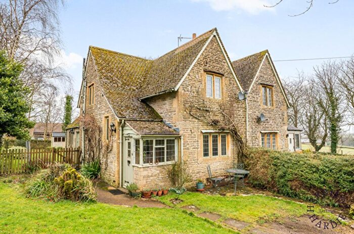 2 Bedroom Cottage To Rent In Hawling, Cheltenham, GL54