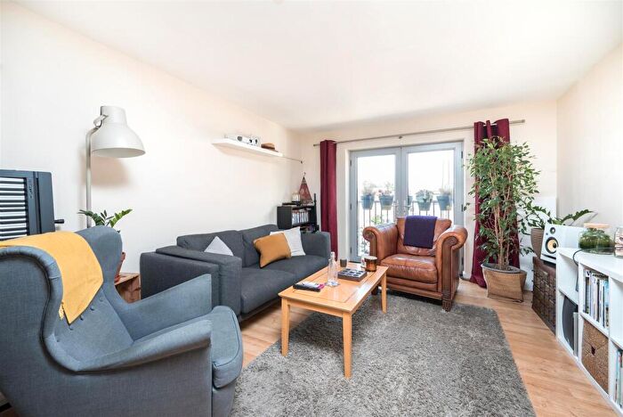 2 Bedroom Flat To Rent In Devons Road, London, E3