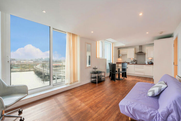 2 Bedroom Flat To Rent In Fathom Court, Basin Approach, E16